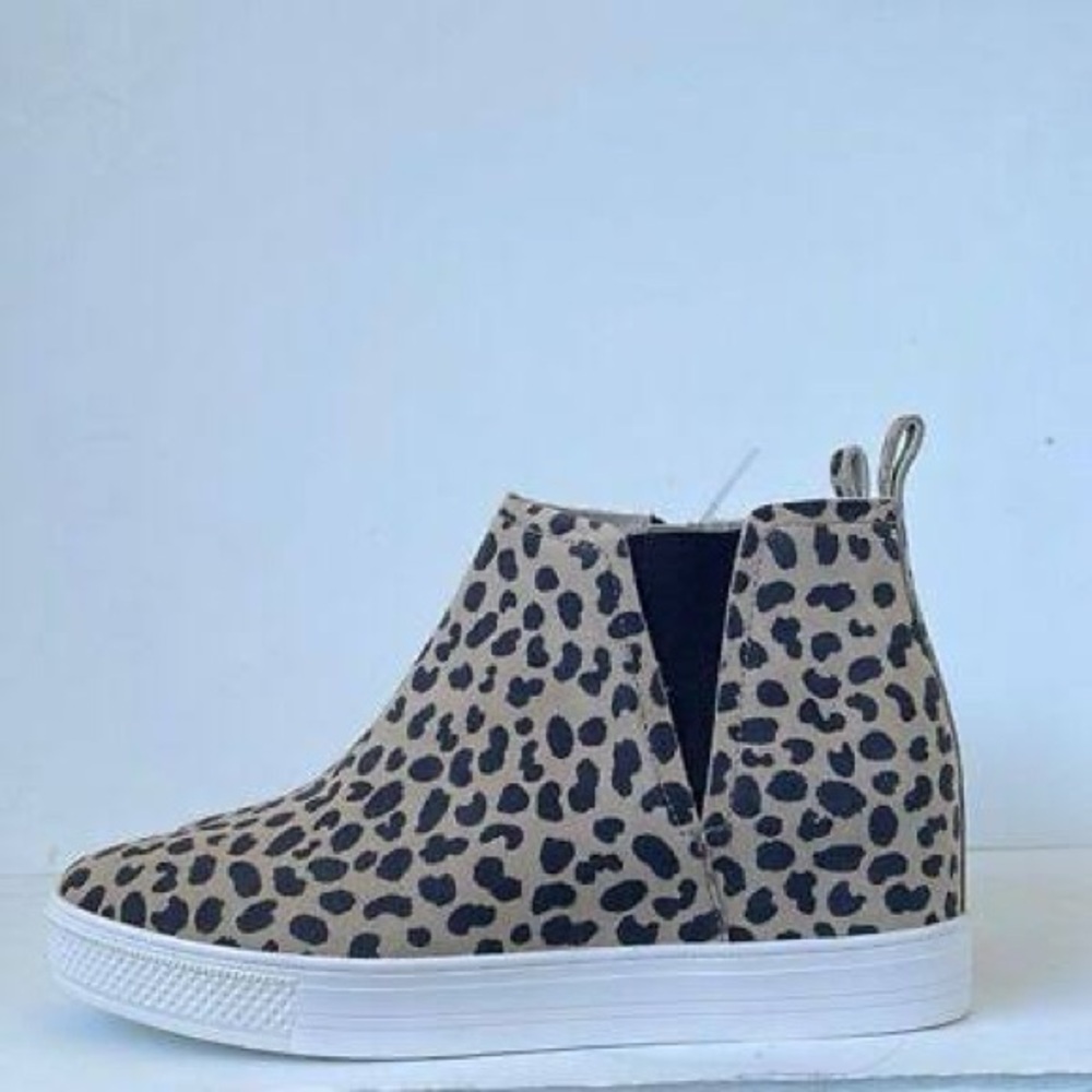 Leopard Print Women's Slip-On Sneakers